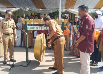 Bupati Cirebon Pukul Gong, Disdik Kabupaten Cirebon Luncurkan Sekolah Peduli dan Berbudaya Lingkungan