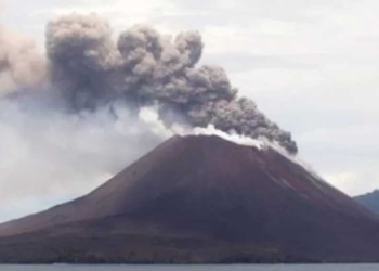 Gunung Anak Krakatau Meletus, Lontarkan Awan Panas dan Abu Vulkanik