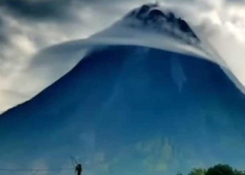 Fenomena Langka Gunung Merapi, Muntahkan Wedhus Gembel Seperti Memakai Caping atau Topi Petani