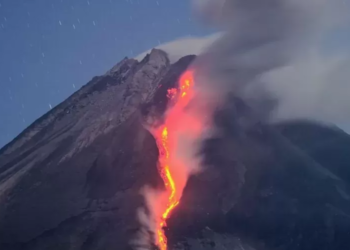Gunung Merapi Meletus Terkini, Lava Pijar 4 Kali Meluncur ke Barat Daya, Waspada Banjir Lahar