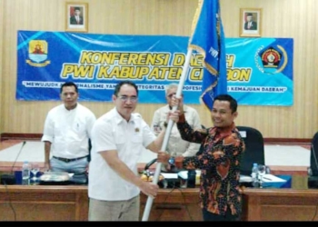 Hanya Butuh 12 Menit, Mamat Terpilih Jadi Ketua, Konferda PWI Kabupaten Cirebon Pecahkan Rekor Tercepat se-Jabar