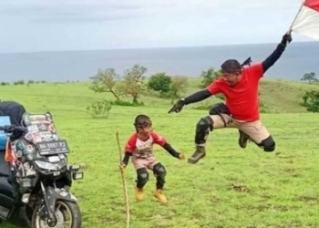 Viral Ayah dan Anak Naik Motor dari Jambi ke Mekah