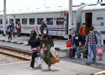 5 Alasan Mudik Lebaran Naik Kereta Api, Jangan Lupa Vaksin Booster