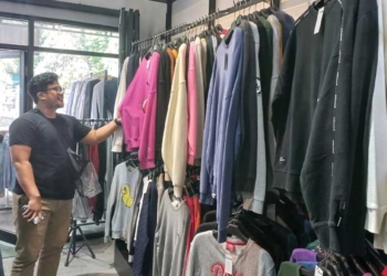 Pakaian Bekas Impor Dibakar, Barang KW Dibiarkan