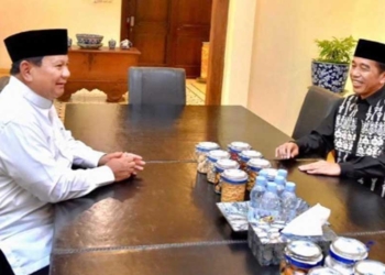 Jokowi dan Prabowo Bicara Empat Mata, Enggan Buka Rahasia, Keliling Kota Bareng Gibran