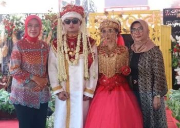 Pakaian Adat Pengantin Mayung Khas Cirebon yang Nyaris Punah Muncul di Festival Lemahabang Fashion Week
