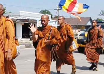 Biksu Jalan Kaki 2.606 Km, dari Thailand ke Candi Borobudur