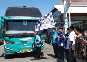 Lepas 374 Jemaah Haji, Bupati Imron Pesan Begini, Simak Jadwal Keberangkatannya