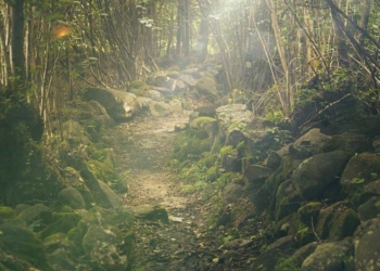 Bukit Sandy Cimenyan Bandung, Terapi Batu Magnet Bisa Melancarkan Peredaran Darah