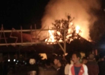 Kebakaran Masjid Al Karomah Karangwangun Cirebon, Jemaah Hendak Tunaikan Salat Isya Berhamburan Selamatkan Diri