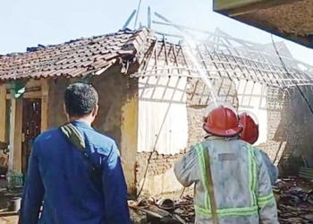 Kebakaran di Cirebon, Rumah Warga Waruroyom Ludes Dilalap Si Jago Merah, Rp150 Juta Hangus