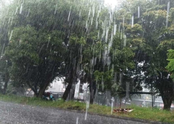 Penjelasan BMKG Terkini, Kemarau Tapi Sering Hujan di Cirebon dan Indramayu, Ada Terjangan Tornado Hingga Terbangkan Mobil