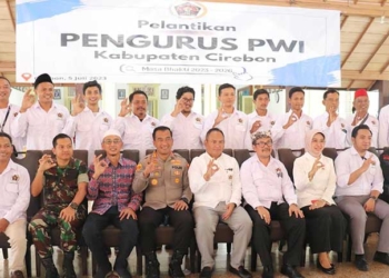 Pengurus PWI Kabupaten Cirebon Resmi Dilantik, Ketua PWI Jabar Ajak Media Terlibat dalam Pembangunan Daerah