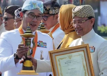 Bupati Majalengka Terima Penghargaan Layanan Adminduk