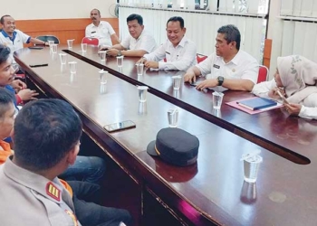 Buruh Cirebon Tolak Omnibus Law dan Tuntut UMK Naik 15 persen