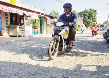 Jalan Rusak di Klangenan Diperbaiki Tahun Depan, Warga Berharap Jalan Dibeton