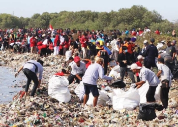 Pantai Kesenden Kota Cirebon Dinilai Jadi Pantai Terkotor ke-3 di Indonesia
