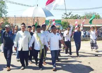 Pilwu Serentak 2023 Kabupaten Cirebon, Ribuan Warga Iringi Guru Honorer Maju Balonwu Astanajapura