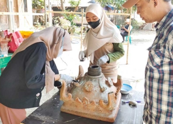 Tim Arkeolog Pugar Masjid Kuna Bondan, Rawat Memolo Gunakan Bahan Kimia