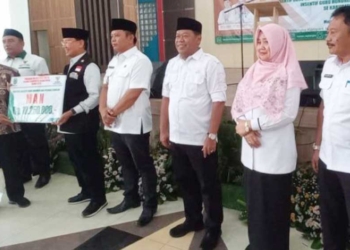 Baznas Salurkan Bantuan Majalengka Pintar