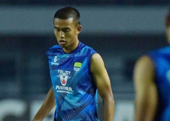 El Clasico Persija Vs Persib, Kakang Rudianto Jaga Gawang Maung Bandung dari Serangan Persija