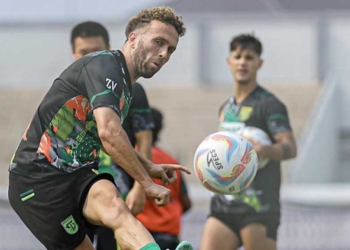 Catatan Lima Laga Terakhir Persebaya Vs Persib, Siapa yang Lebih Unggul