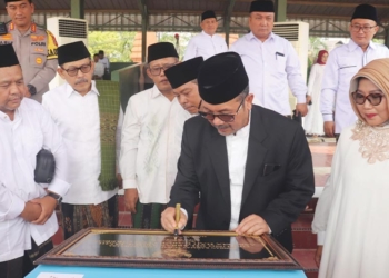KH Abbas Disematkan Jadi Nama Aula Gedung Asrama Haji Kabupaten Cirebon