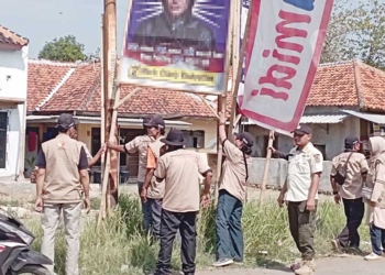 Bawaslu Kabupaten Cirebon Tertibkan APK
