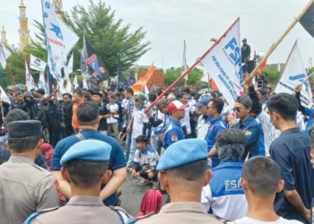Gelar Demo, Buruh Majalengka Tuntut Kenaikan UMK 38,17 Persen