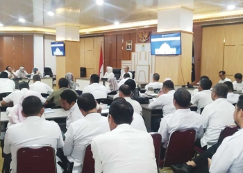 Perdana, Plt Wali Kota Cirebon Pimpin Briefing Staf