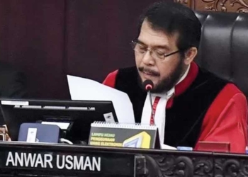 Terbukti Lakukan Pelanggaran Etik Berat, Anwar Usman Paman Cawapres Gibran Didesak Mundur dari MK