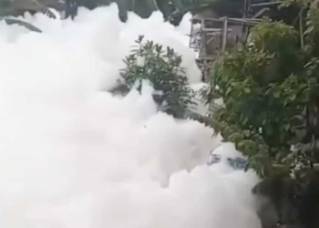 Tim Gegana Brimob Periksa Kandungan Radioaktif Sungai Berbusa di Cimanggis Depok