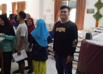 1464 Warga Megu Gede Terima Bantuan Beras