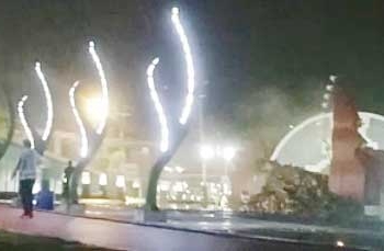 Baru Dua Bulan Diresmikan, Gapura Alun-alun Pataraksa Ambruk