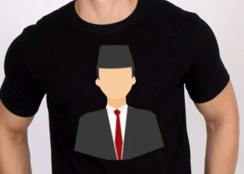 Hukum Sholat Pakai Kaos Bergambar Caleg dan Cepres