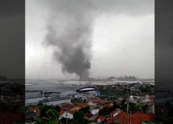 Dahsyat, 493 Rumah Rusak dan 21 Orang Terluka Diterjang Angin Puting Beliung di Rancaekek Bandung dan Sumedang