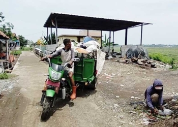 Penanggulangan Sampah di Desa Pangarengan Cirebon Terkendala Akses Jalan
