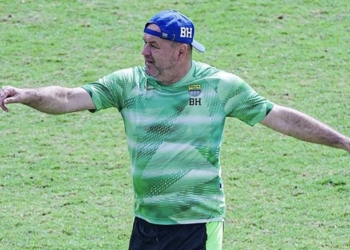 Pelatih Persib Bojan Hodak Harus Menerima Fakta, Insiden Kartu Merah di Laga Kontra Barito Putera