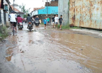 Jalan Rusak di Cirebon, Warga Kaliandul Mengeluh