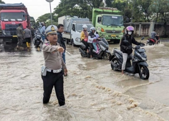 Jalur Pantura Terendam Banjir di Cirebon Timur, Ratusan Personel Diterjunkan ke Lokasi