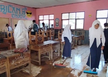 UTS di SMPN 2 Pangenan Cirebon Ditunda Gegara Banjir