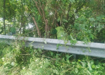 Warga Megu Gede Cirebon Bersihkan Sampah Liar