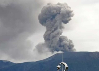Sebulan Gunung Marapi Erupsi 60 Kali, Peringatan Bahaya Dikeluarkan