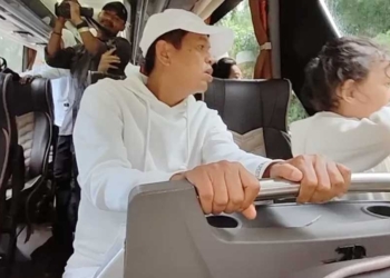 Kang Dedi Mulyadi Ajak Buruh Tani Healing ke Taman Safari Bogor