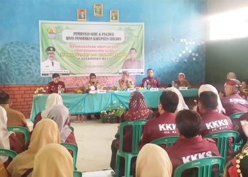 Bupati Cirebon Imron Beri Pembinaan Guru se-Kecamatan Waled