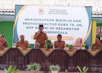 Bupati Cirebon Imron Berikan Pembinaan Guru di Suranenggala