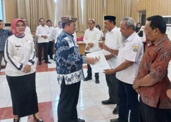 Pemkab Cirebon Apresiasi Pemdes Taat Pajak, Desa Lunas PBB-P2 Diganjar Umrah, Bupati Imron Tegaskan Komitmen