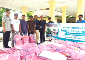 PT Taekwang Cirebon Salurkan 250 Paket Bantuan untuk Korban Banjir di Pabedilan