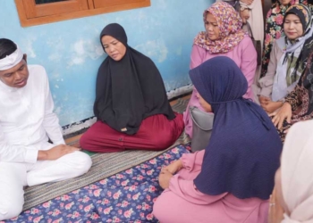 Kang Dedi Mulyadi Kunjungi Rumah Korban Tewas Pelajar SMK Lingga Kencana, Jadi Kuli Angkut demi Study Tour