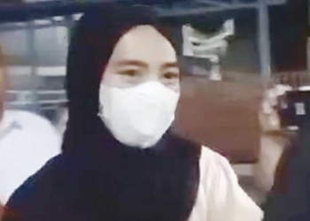 Linda Bantah Tudingan Miliki Tato di Tangan dan Disembunyikan